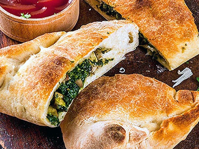 Calzone with Spinach/Cheese
